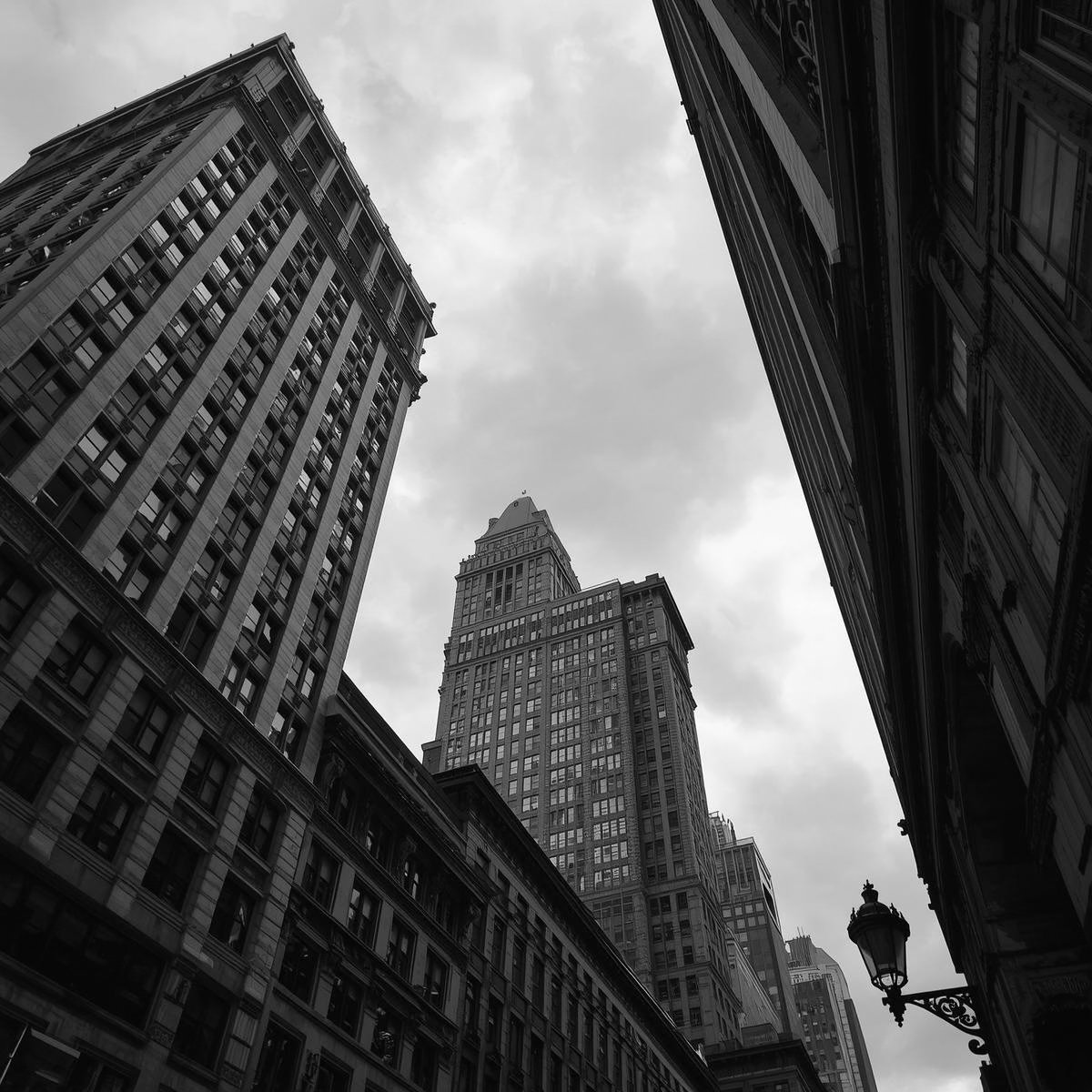 Quebec Industrial Real Estate in 2026: Why Waiting for a Rate Cut Could Cost You